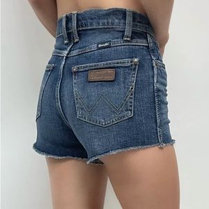 ✅✅🌷Wrangler Retro  Bailey High Waisted Cutoff’s  Blair Wash